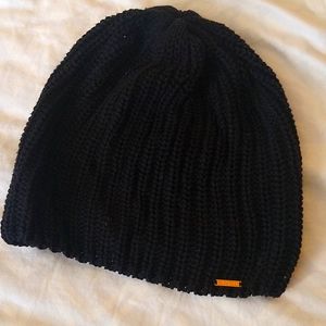 Black slouchie knit beanie